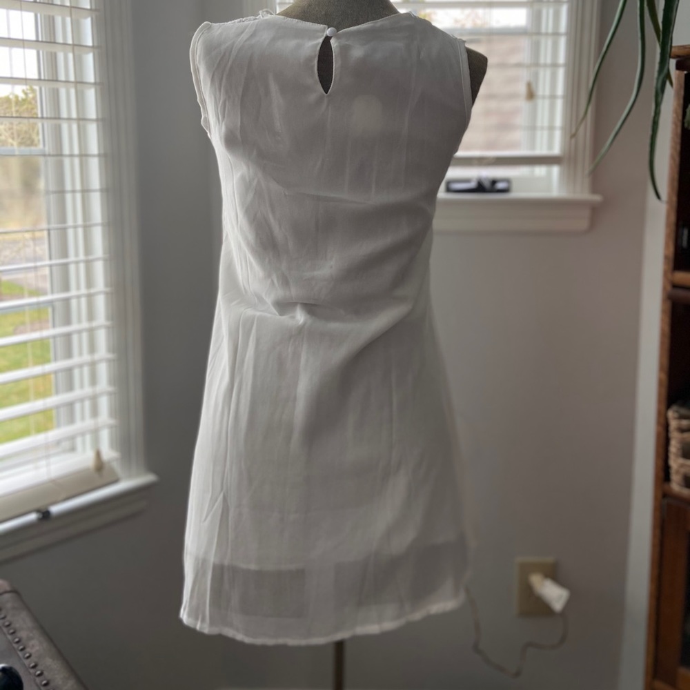 NWT Lovely Off White Embroidered Sleeveless Top M - Picture 6 of 16